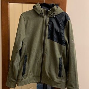 UNDER ARMOUR jacket (size L)